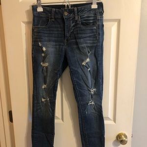 Women’s, Hi-Rise Jeggings from American Eagle. Super Stretch, distressed, size 6